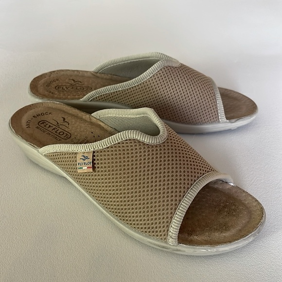 Fly Flot Anti-Shock Slide Sandals Comfort Leather Insole Beige Italy Size 6.5 - Picture 1 of 15